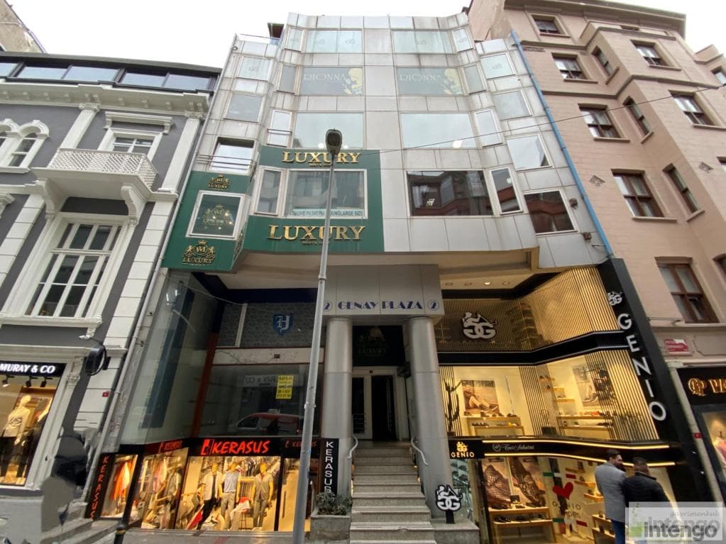 ŞİŞLİ MEŞRUTİYET MAH.'DE SATILIK 3/10 HİSSELİ ASMA KATLI DÜKKAN (BRG-149)