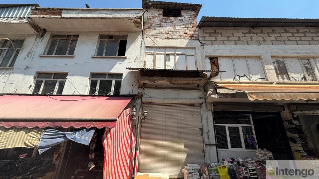MERKEZEFENDİ SARAYLAR MAHALLESİ'NDE SATILIK 3 KATLI İŞ YERİ(AB-1286)