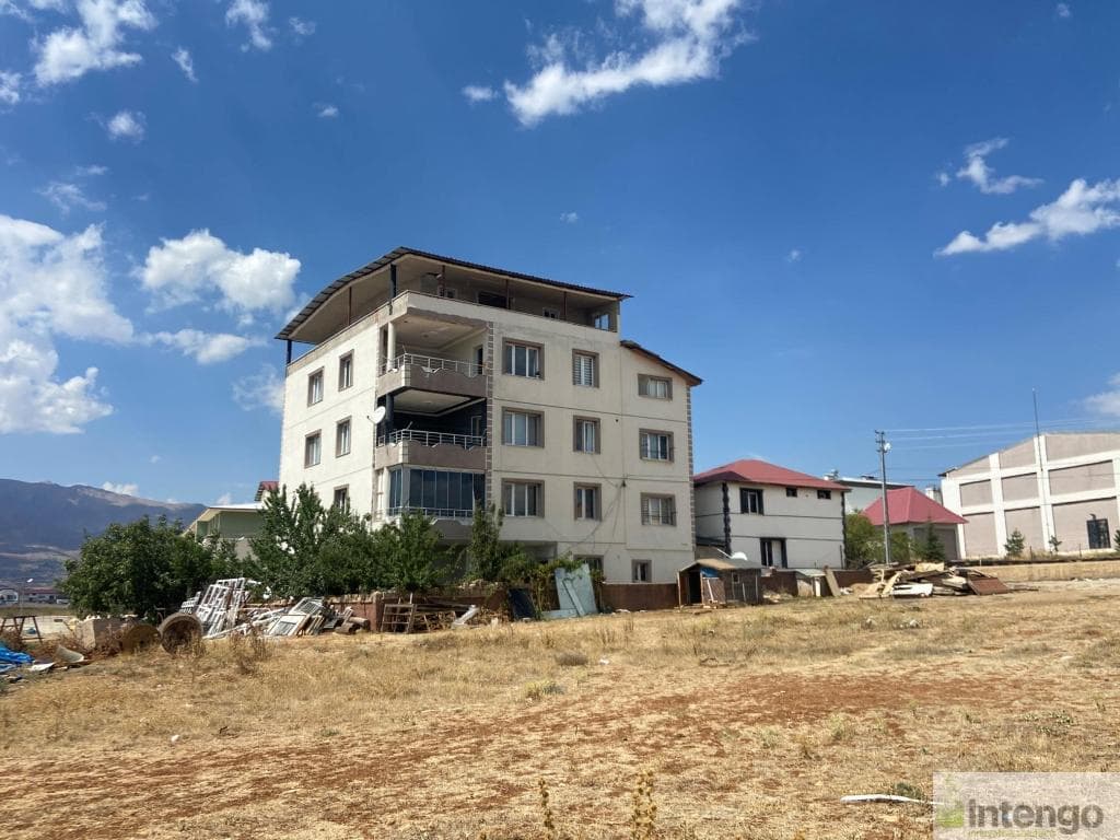 TUFANBEYLİ CUMHURİYET MAHALLESİ'NDE SATILIK DAİRE (R-1558)