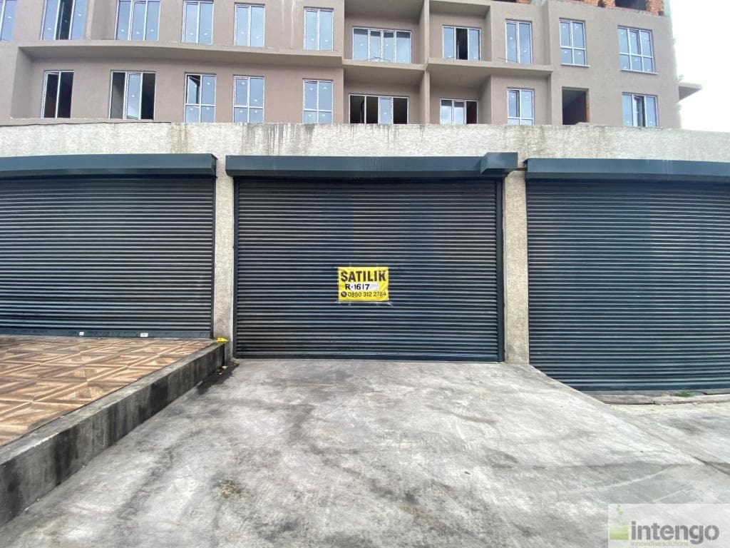 ESENYURT GÜMÜŞ PANORAMA SİTESİNDE SATILIK DÜKKAN (R-1617)