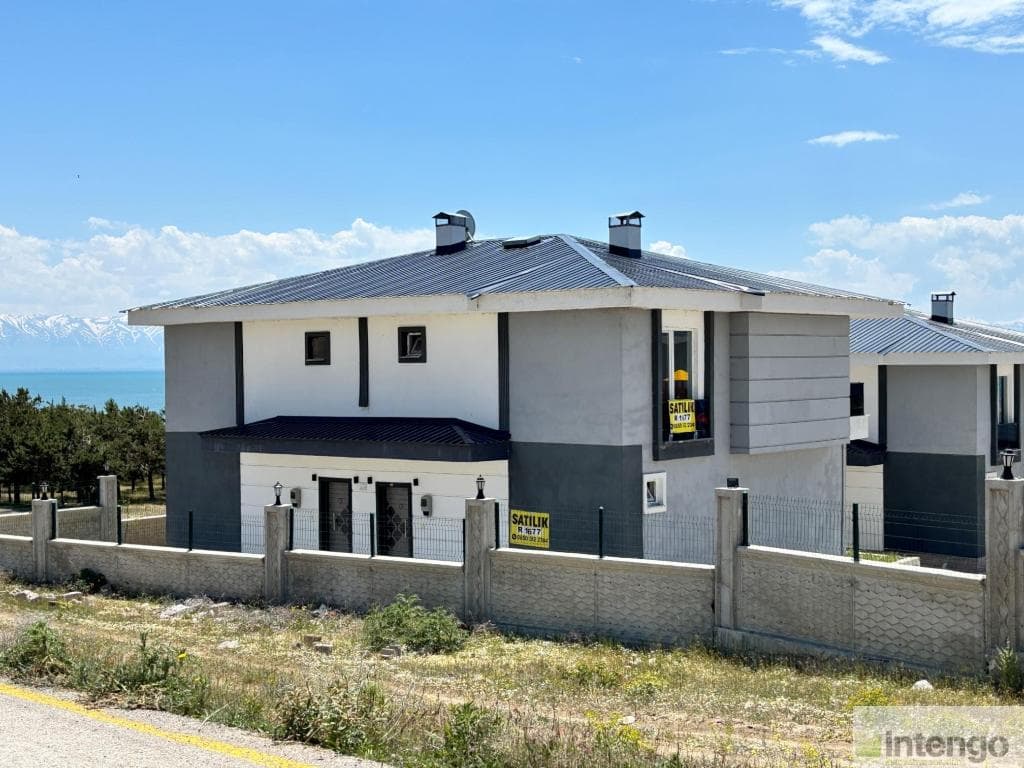TUŞBA BLR EMLAK SİTESİ'NDE SATILIK DUBLEKS VİLLA (R-1677)