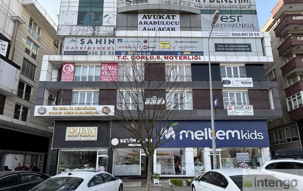 ÇORLU KILIÇOĞLU İŞ MERKEZİ'NDE SATILIK OFİS (R-1704)
