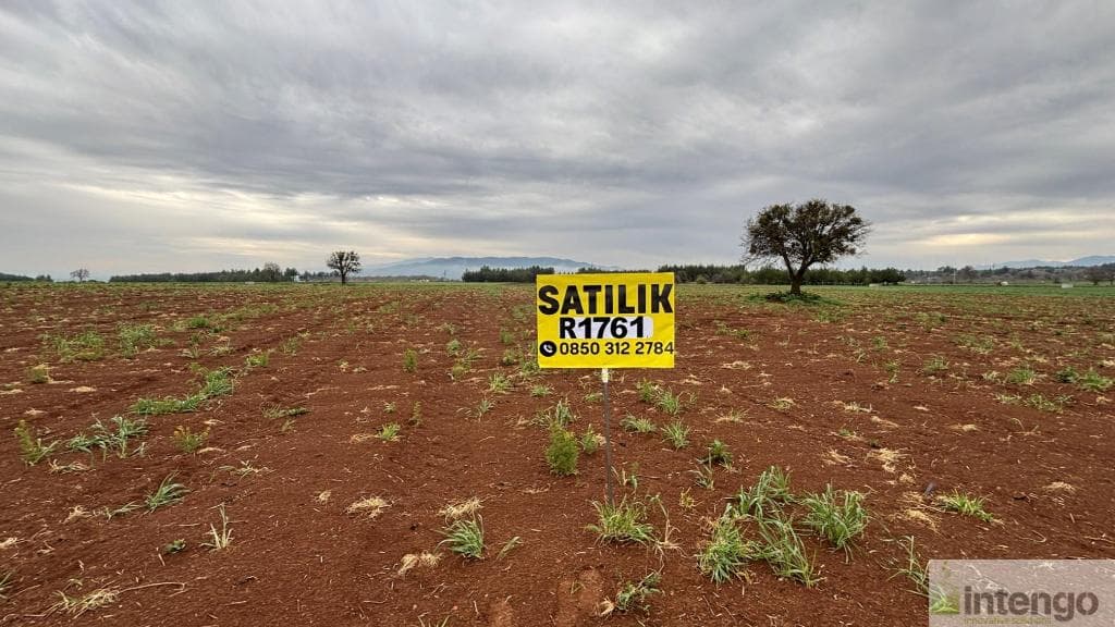 ACIPAYAM AKALAN MAHALLESİ'NDE SATILIK TARLA (R-1761)