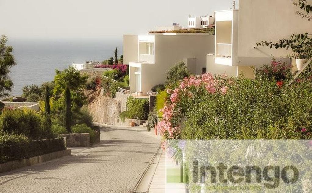 BODRUM YALIKAVAK TEKFEN EVLERİ'NDE SATILIK DENİZ MANZARALI DAİRE (R-1860)