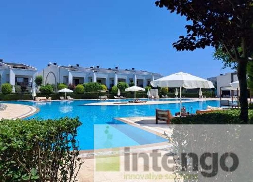 DÖŞEMEALTI CHATEAU D'OR SİTESİ'NDE SATILIK TRİPLEKS VİLLA (R-1929)
