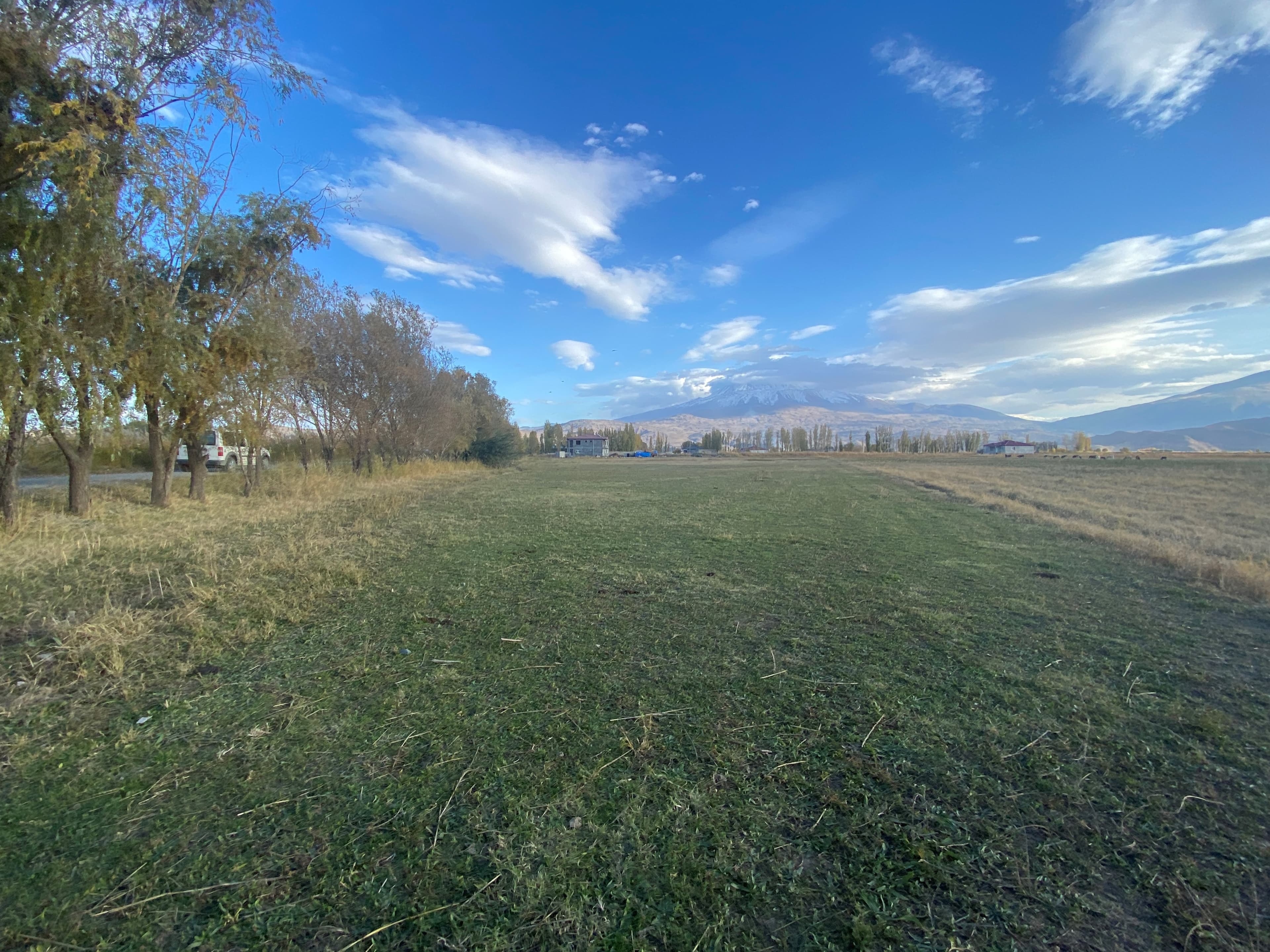 IĞDIR MERKEZ YENİ MAHALLE'DE SATILIK TARLA VE MÜSTAKİL EV (R-953)